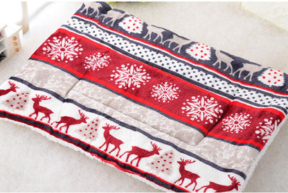 Blanket dog mat (Deer): red and gray stripe pattern with deer and snowflakes