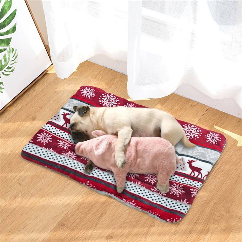 Blanket dog mat (Deer): red reindeer and snowflake design, padded blanket