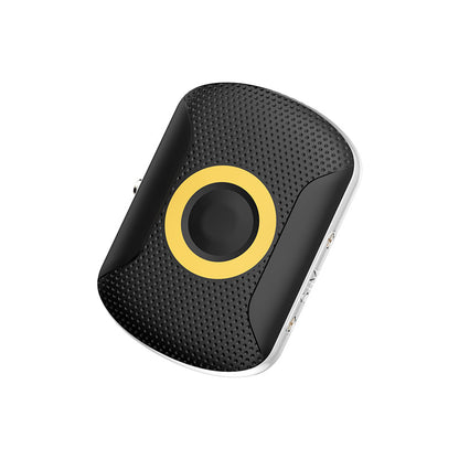 Schwarzer GPS-Tracker mit gelbem Ring, Seitenansicht mit Anschlüssen