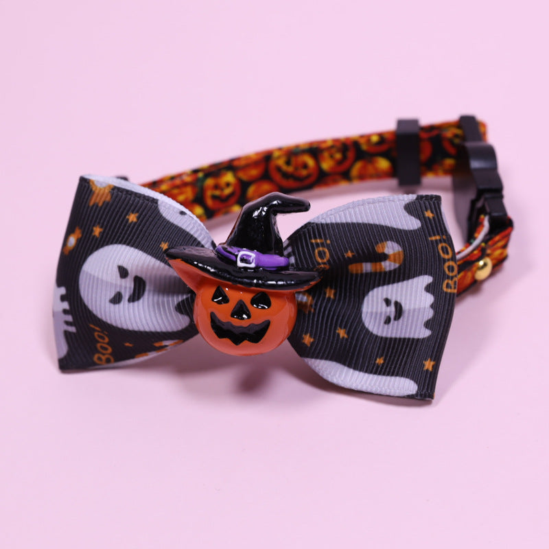Pet Collar Halsband: schwarzes Halloween-Motiv, weiße Schleife mit Kürbis-Gesicht und Hexenhut